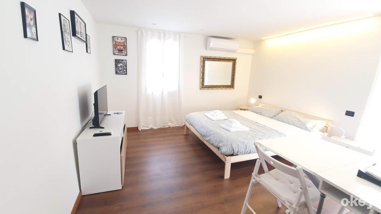 La Terrazza Tra I Tetti Studio - Bari Centro Leilighet Eksteriør bilde