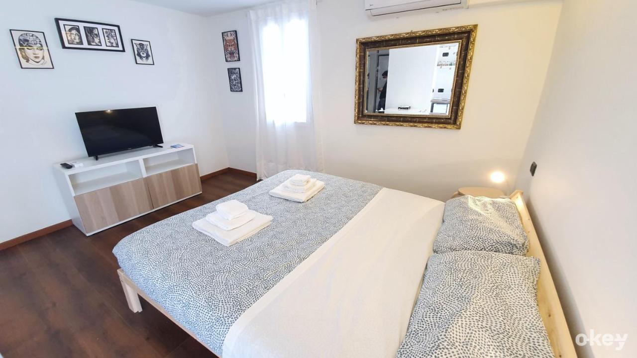 La Terrazza Tra I Tetti Studio - Bari Centro Leilighet Eksteriør bilde